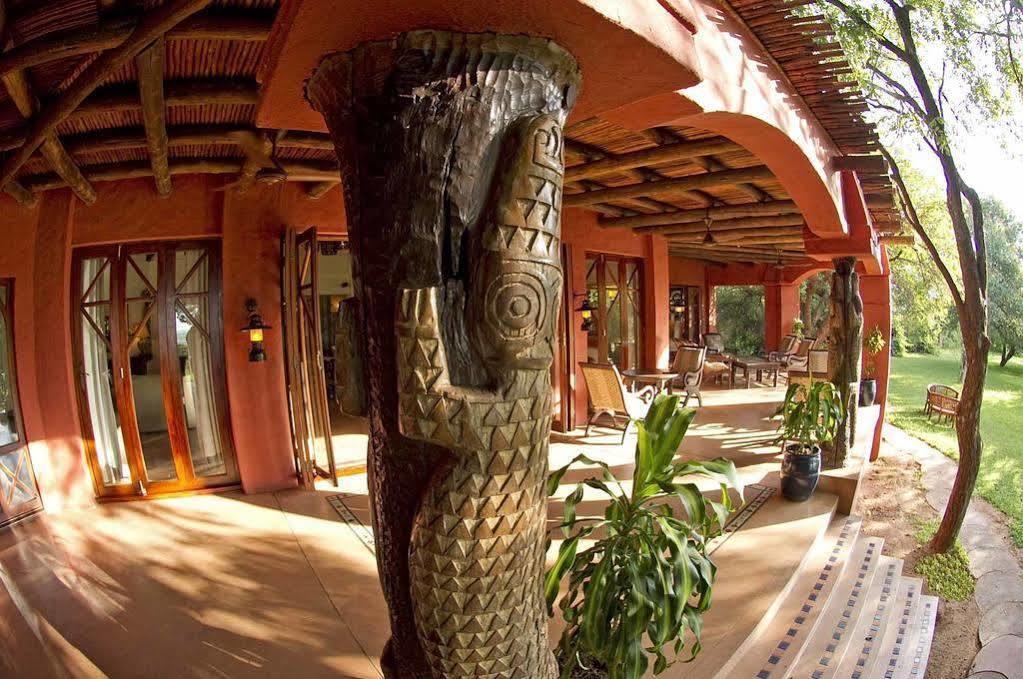 ホテル Sanctuary Chobe Chilwero カサネ エクステリア 写真